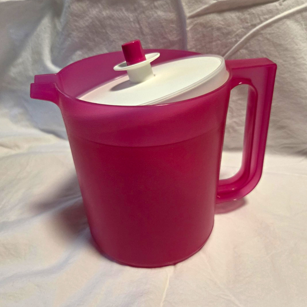 Tupperware Pink Plastic Pitcher 1 Qt w/ White Lid Solid Matte Modern